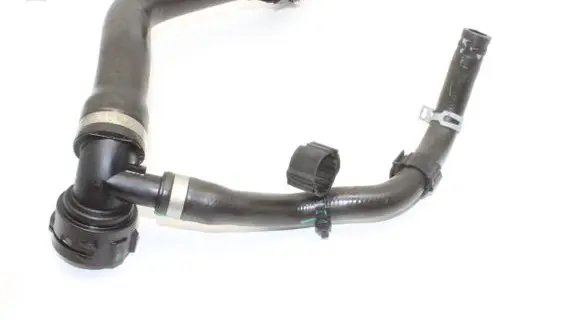 Volvo XC40 Engine coolant pipe/hose 32224223