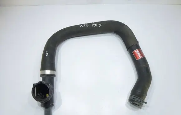 Engine coolant pipe/hose