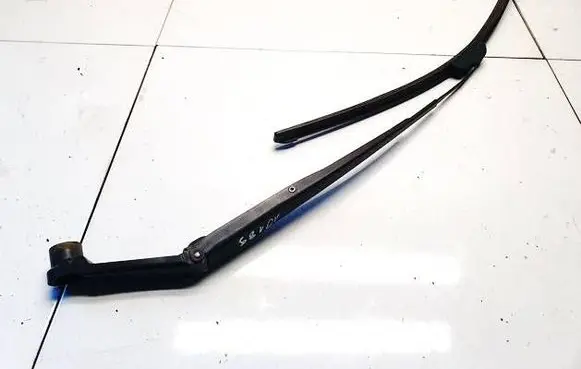 Mazda CX-7 Front wiper blade arm