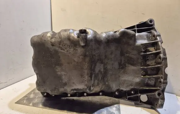 Volkswagen PASSAT B5 Oil sump 06B103603C