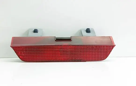 Toyota RAV 4 (XA20) Third/center stoplight E139798