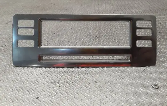 Volvo V70 Radio/GPS head unit trim 1303415