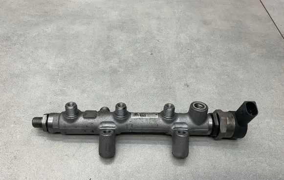 Audi A7 S7 4G Fuel main line pipe 059130090CA 057130764AE