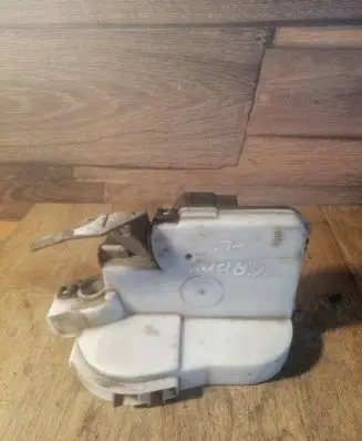 Volkswagen Caddy Front door lock