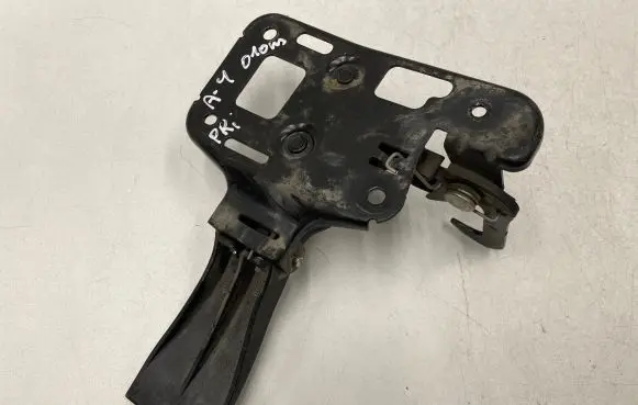 Audi A4 S4 B8 8K Engine bonnet/hood lock/latch loop/hook 8T0823480 0E3H0