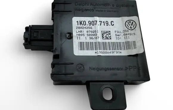 Audi A3 S3 8P Alarm control unit/module 1K0907719C 28024256 19800A49F9M