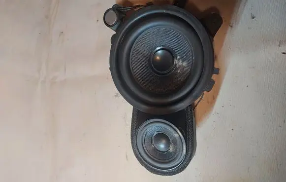 Volvo XC90 Front door speaker 8633108