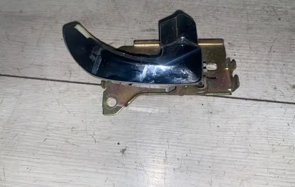 KIA Sorento Front door interior handle