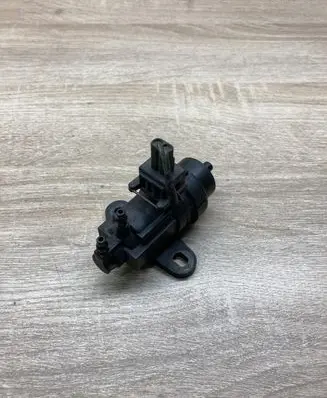 Ford Fiesta Vacuum valve 98AB9E882AA