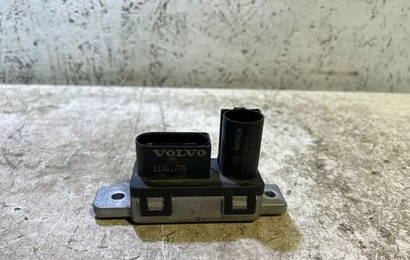 Volvo V40 Glow plug pre-heat relay 31431776