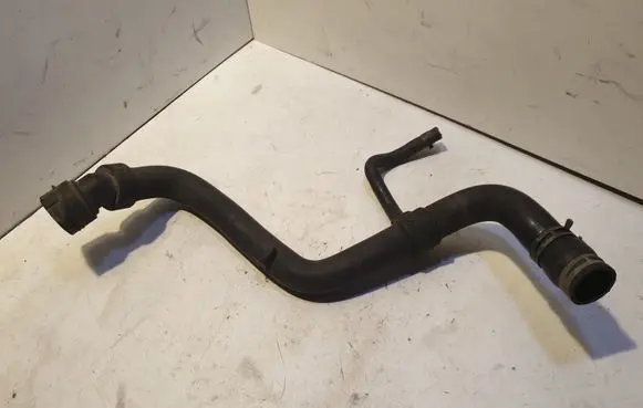 Audi A4 S4 B5 8D Engine coolant pipe/hose 4B0121101E