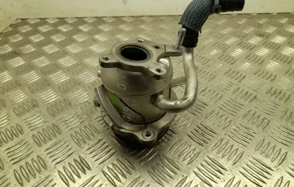 Nissan Primastar EGR valve cooler 147358452R