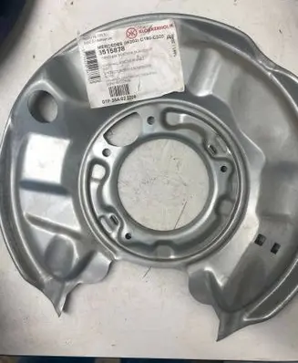 Mercedes-Benz C W203 Rear brake disc plate dust cover 3515878 01P35A022209