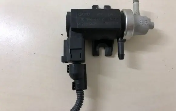 Seat Toledo II (1M) Turbo solenoid valve 1J0906627A