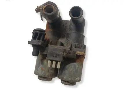 Mercedes-Benz E W124 Coolant heater control valve 0008306584 1147412615