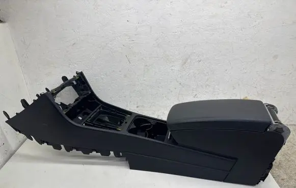 Volkswagen PASSAT B7 Center console 3AB863241E