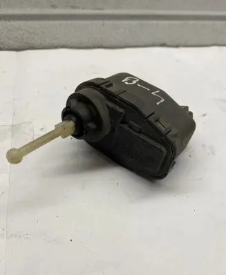 Audi 80 90 S2 B4 Headlight level adjustment motor 0307851346