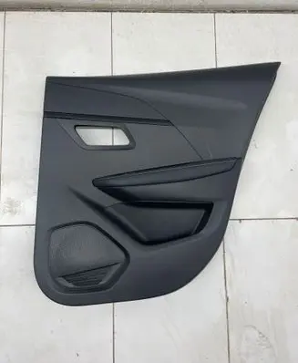 Peugeot 208 II Rear door card panel trim
