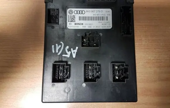 Audi A5 8T 8F Comfort/convenience module 8K0907279D