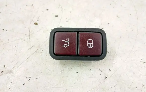 Tailgate opening switch