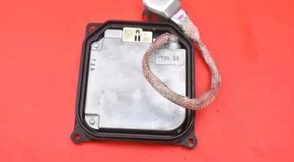 Toyota Avensis T270 Voltage converter/converter module 85967-51050