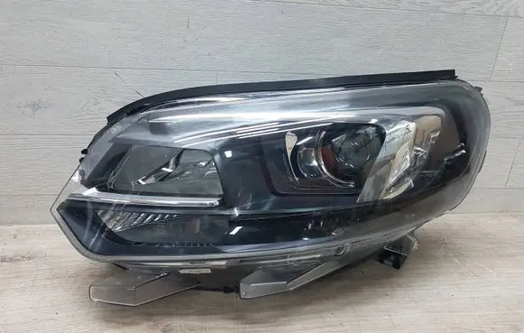 Opel Vivaro Headlight/headlamp 9832837680 0021827501