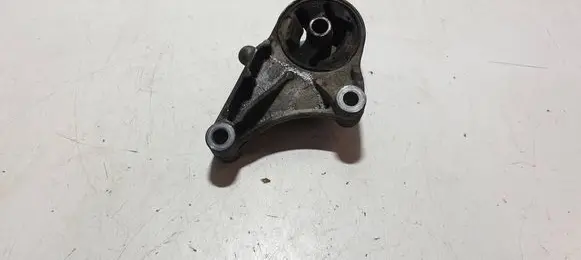 Engine mount bracket