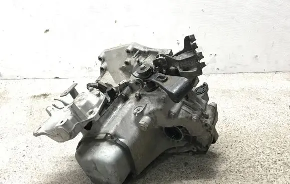 Manual 5 speed gearbox