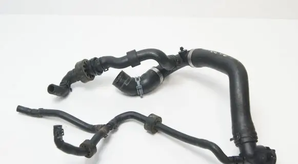 Volkswagen PASSAT B7 Engine coolant pipe/hose 3AA122101E