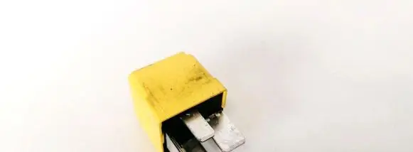 Opel Zafira B Other relay 90226846 4RA0079300