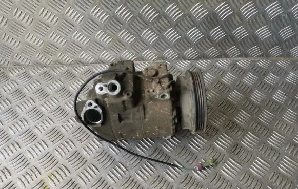 Volkswagen PASSAT B5 Air conditioning (A/C) compressor (pump) 8D0260808 4472208350