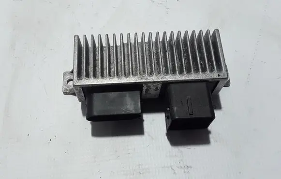 Renault Trafic III (X82) Glow plug pre-heat relay 271206395R
