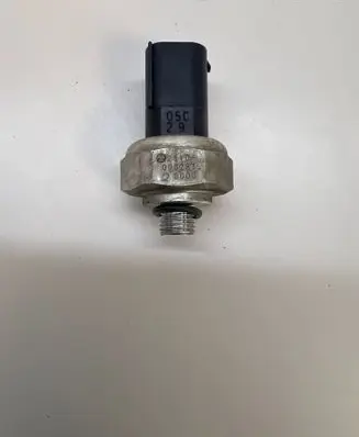 Mercedes-Benz GLC X253 C253 Air conditioning (A/C) pressure sensor 000283 8000