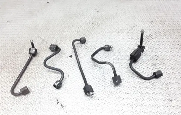 Opel Astra J Fuel injector supply line/pipe 