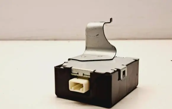 Toyota Corolla Verso AR10 Door control unit/module 897410F010 61B168000 10R021776