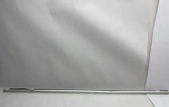 Porsche Cayenne (9PA) Front door glass trim molding 