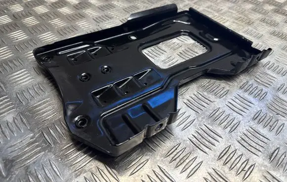Mercedes-Benz C W204 Battery tray A2046200018