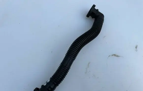 Audi A3 S3 8P Breather hose/pipe 06A131127L