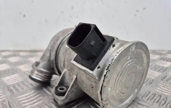 BMW 5 F10 F11 Electric auxiliary coolant/water pump 17669711