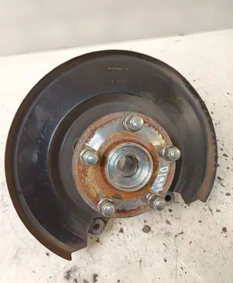 Rear wheel hub