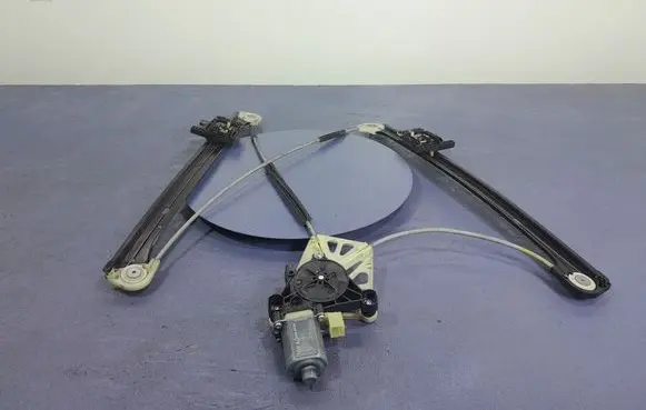 Audi Q7 4M Front door window regulator with motor 4M0837462A