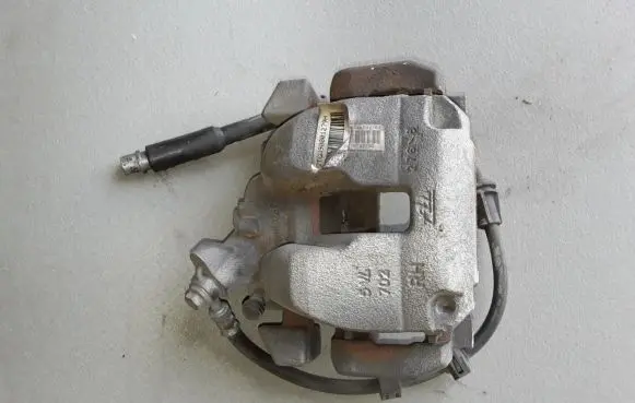Peugeot 508 II Front brake caliper 9830798780