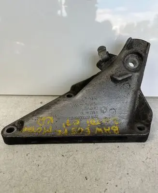 BMW 7 E65 E66 Engine mounting bracket 6770005 6864 13807410
