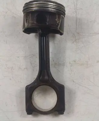 Peugeot 3008 I Piston with connecting rod