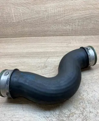 Volkswagen Golf V Intercooler hose/pipe 1K0145832E