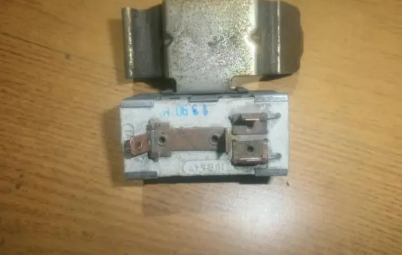 Ford Fiesta Heater blower motor/fan resistor ford18b647