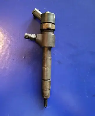 Opel Zafira B Fuel injector 0445110165