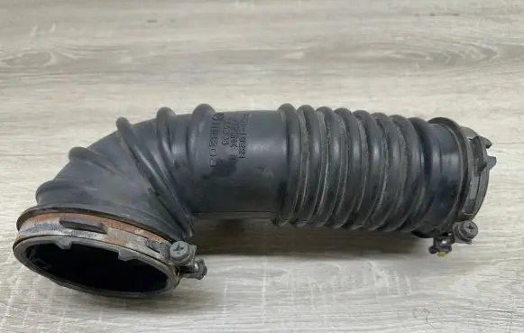 Mazda CX-5 Air intake duct part SH0113221 K6805
