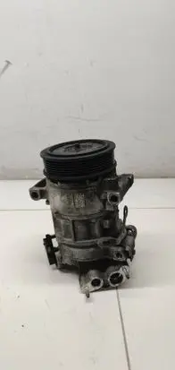 Opel Crossland X Air conditioning (A/C) compressor (pump) 9675655880