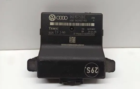Volkswagen Touran I Gateway control module 1K0907530E 1K0907951